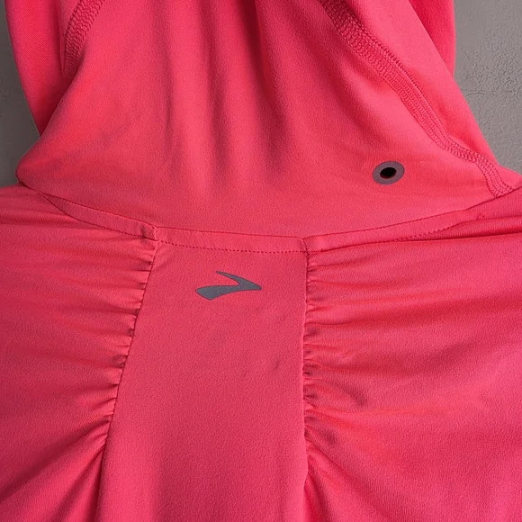 Brooks Running Dash Hoodie in Bright Pink - Picture 9 of 11